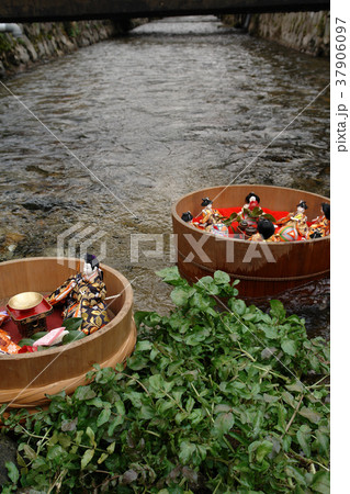 用瀬の流し雛 37906097