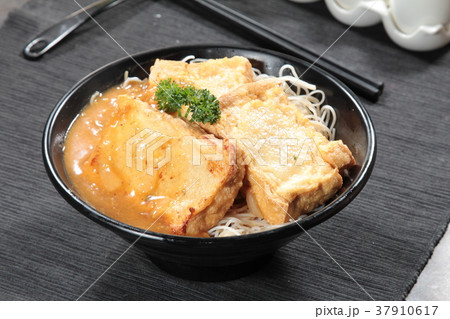 noodles with meat noodles with meat 37910617