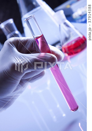 Scientist working in laboratory Scientist working in laboratory 37914388