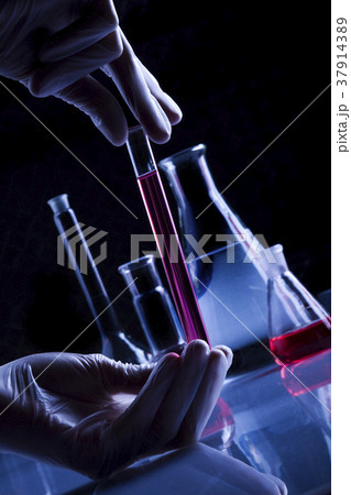 Scientist working in laboratory Scientist working in laboratory 37914389