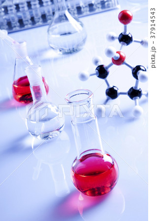 Scientist working in laboratory Scientist working in laboratory 37914543