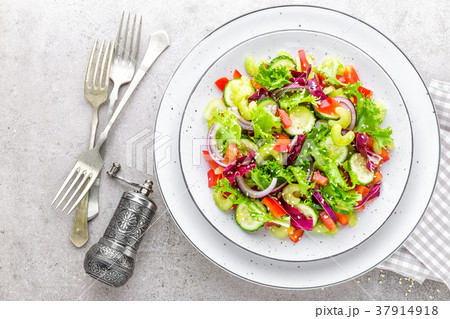 Salad of fresh vegetables 37914918