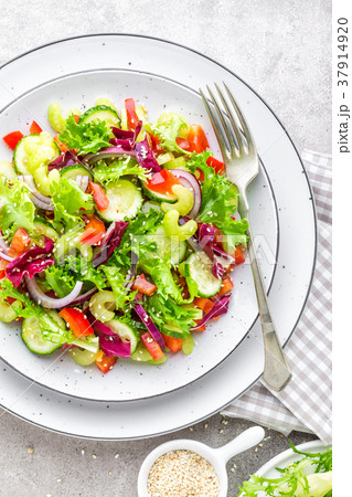 Salad of fresh vegetables 37914920