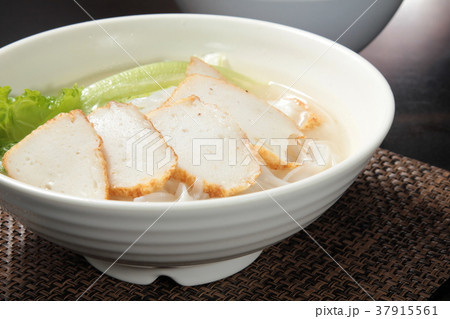 noodles with meat noodles with meat 37915561