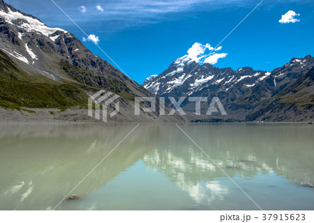 マウントクック国立公園のフッカー湖 37915623