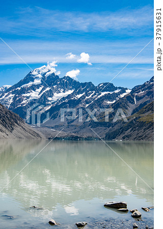 マウントクック国立公園のフッカー湖 マウントクック国立公園のフッカー湖 37915631