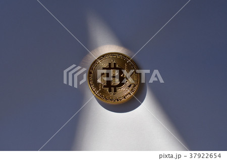 ビットコイン　スポットライト 37922654