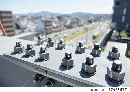 鉄骨建方高力ボルトの締付け1次締めマーキング本締めピンテール破断共回り軸回りナット回転角度±30度 37923637