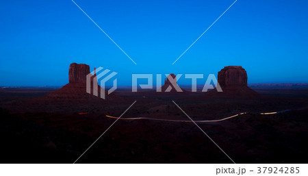 モニュメントバレー モニュメントバレー 37924285