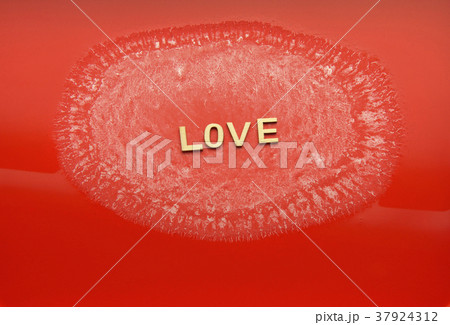 文字 英文字 Love メッセージ 背景素材 赤色系の写真素材