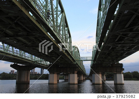 落日の荒川鉄橋 落日の荒川鉄橋 37925082