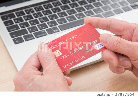 シニアとクレカ 37927954