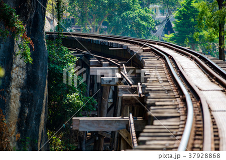 タイ 泰緬鉄道 アルヒル桟道橋 37928868