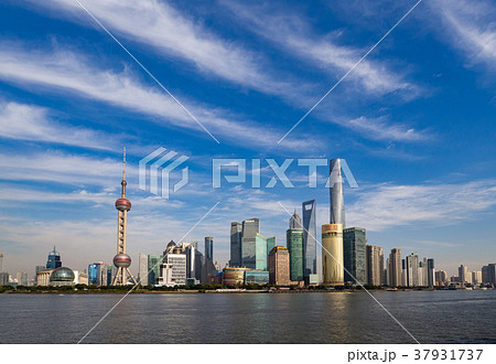 中国・上海の摩天楼　日中 37931737