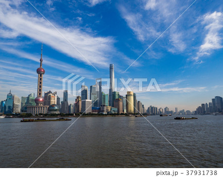 中国・上海の摩天楼 日中 中国・上海の摩天楼 日中 37931738
