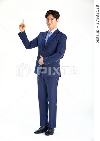 会社員 20代 韓国人 37932129