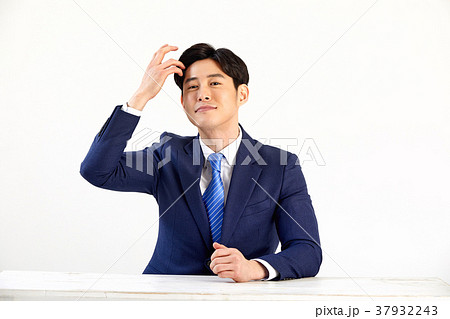 会社員 20代 韓国人 37932243