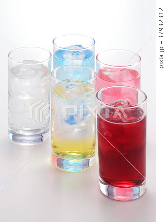 酒　カクテル　アルコール　飲み物　ドリンク　 37932312
