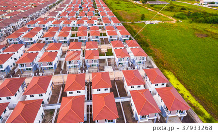 Aerial View Of Housing Estateの写真素材 [37933268] - PIXTA