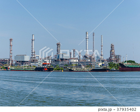 Oil refinery Oil refinery 37935402
