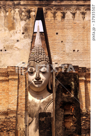 ASIA THAILAND SUKHOTHAI TEMPLE, WAT SI CHUM ASIA THAILAND SUKHOTHAI TEMPLE, WAT SI CHUM 37935507