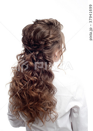 Rear view of female hairstyle Rear view of female hairstyle 37941699