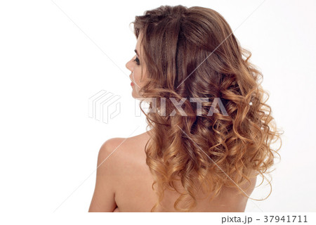 Rear view of female hairstyle Rear view of female hairstyle 37941711