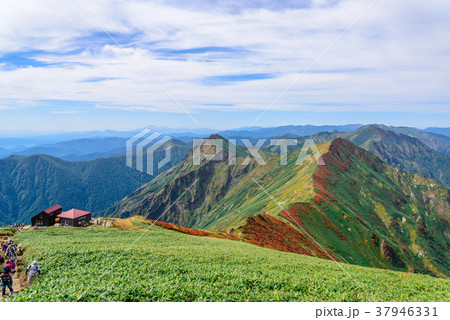 秋の谷川連峰 37946331