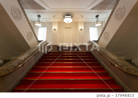 赤絨毯の階段 赤絨毯の階段 37946815