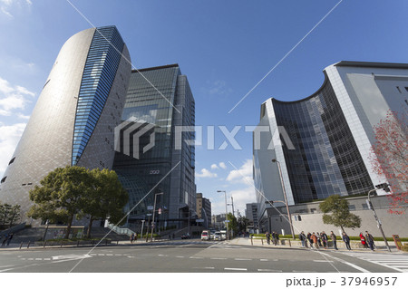 大阪府警察本部とNHK大阪放送局 37946957