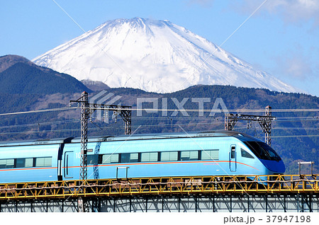 富士山と酒匂川の鉄橋を渡る小田急ロマンスカーMSE 富士山と酒匂川の鉄橋を渡る小田急ロマンスカーMSE 37947198