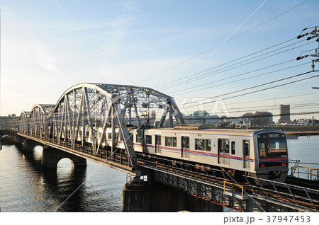 荒川橋梁を渡る京成3000型電車 37947453