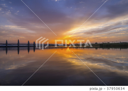 橋 夕焼け 川 37950634