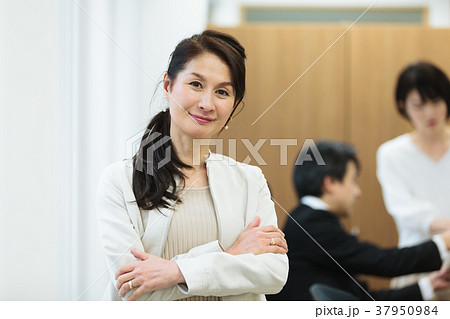 女性 活躍 上司 女性 活躍 上司 37950984