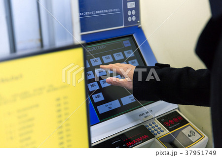 駅 切符 　撮影協力「京王電鉄株式会社」 37951749