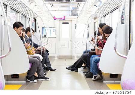 電車 撮影協力「京王電鉄株式会社」 電車 撮影協力「京王電鉄株式会社」 37951754