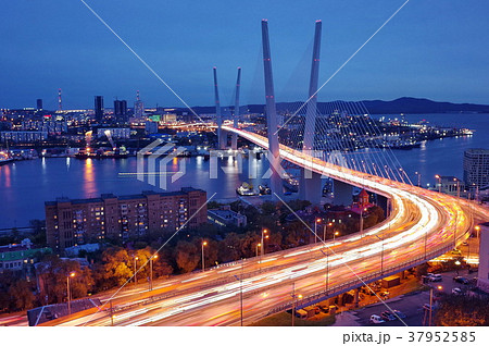 ロシア　ウラジオストクの鷹巣展望台から見た夜景 37952585