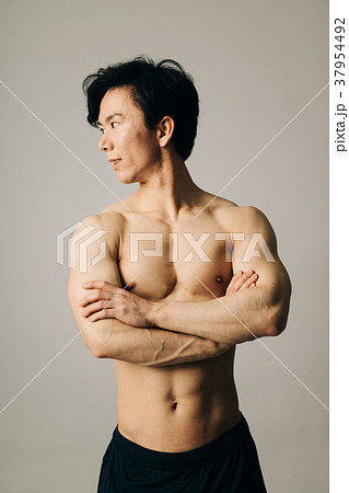 男性アスリート 裸 肉体美の写真素材