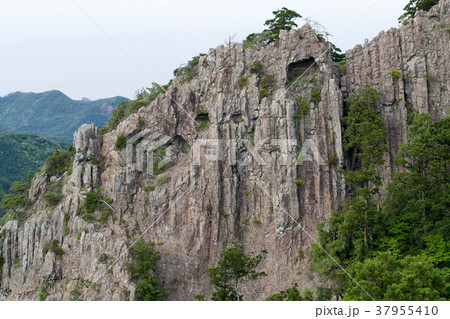 隠岐道後の屏風岩 37955410