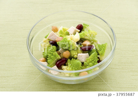 ロマネスコとミックスビーンズのサラダ 37955687