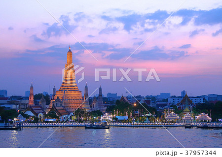 ワットアルン・夕景（修復工事完了後） 37957344