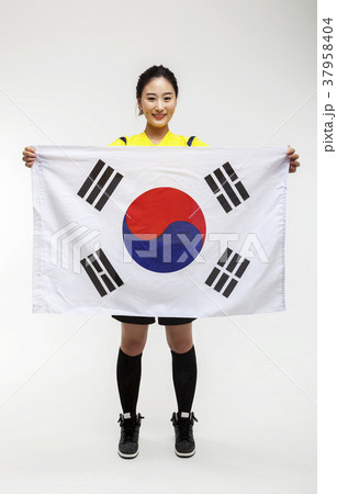 太極旗 若い女性 サッカー 37958404