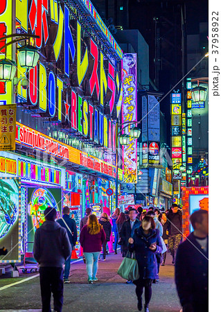 東京 新宿 歌舞伎町の夜景 さくら通り の写真素材