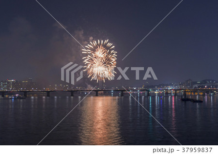 川 河 花火 37959837