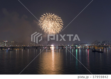 川 河 花火 37959842