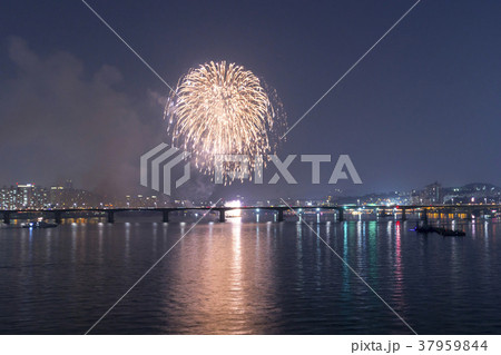 川 河 花火 37959844