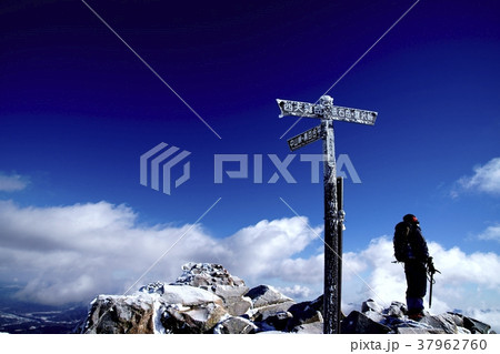 東天狗岳頂上　(撮影地：八ヶ岳、東天狗岳・山頂) 37962760