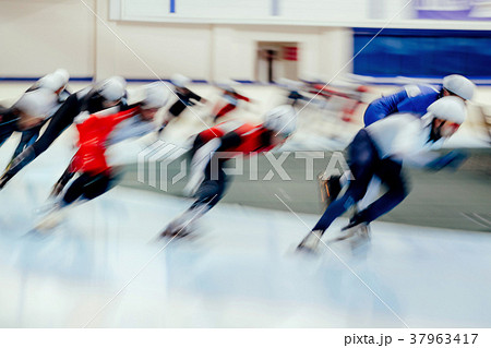 mass start men athletes ice skaters 37963417