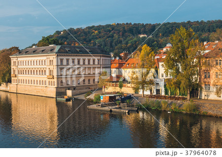 Vltava river and old downtown of Prague 37964078