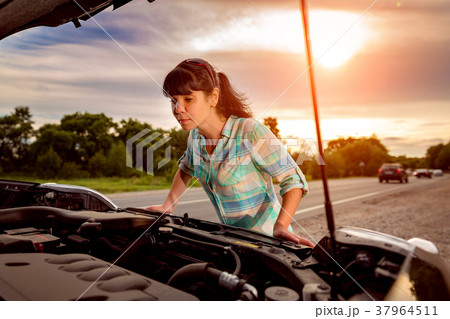 Damage to vehicle problems on the road. Damage to vehicle problems on the road. 37964511